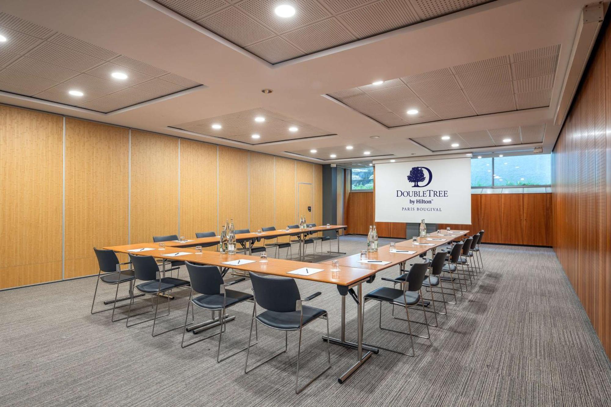 Doubletree By Hilton Paris Bougival酒店 外观 照片