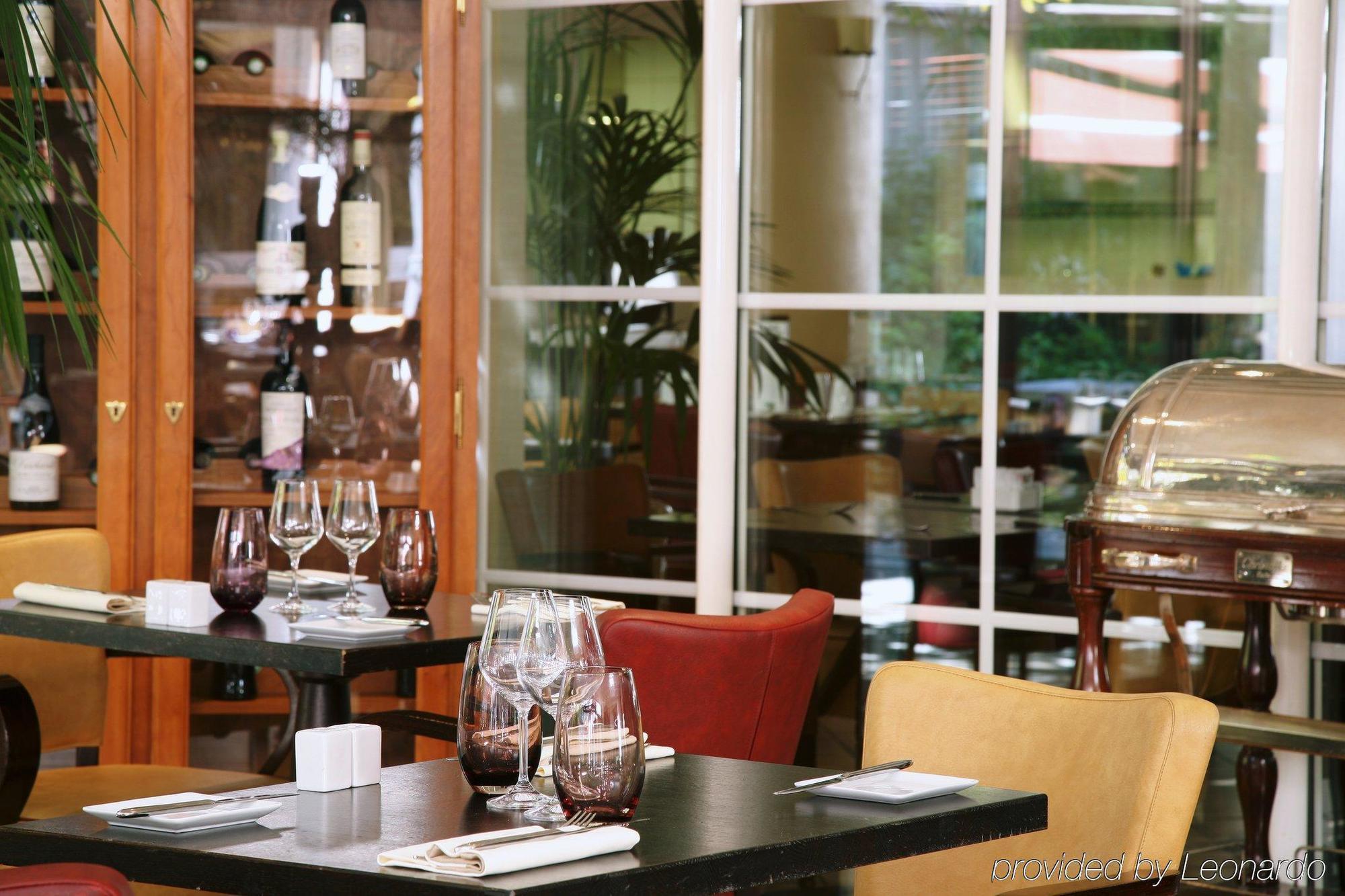 Doubletree By Hilton Paris Bougival酒店 餐厅 照片
